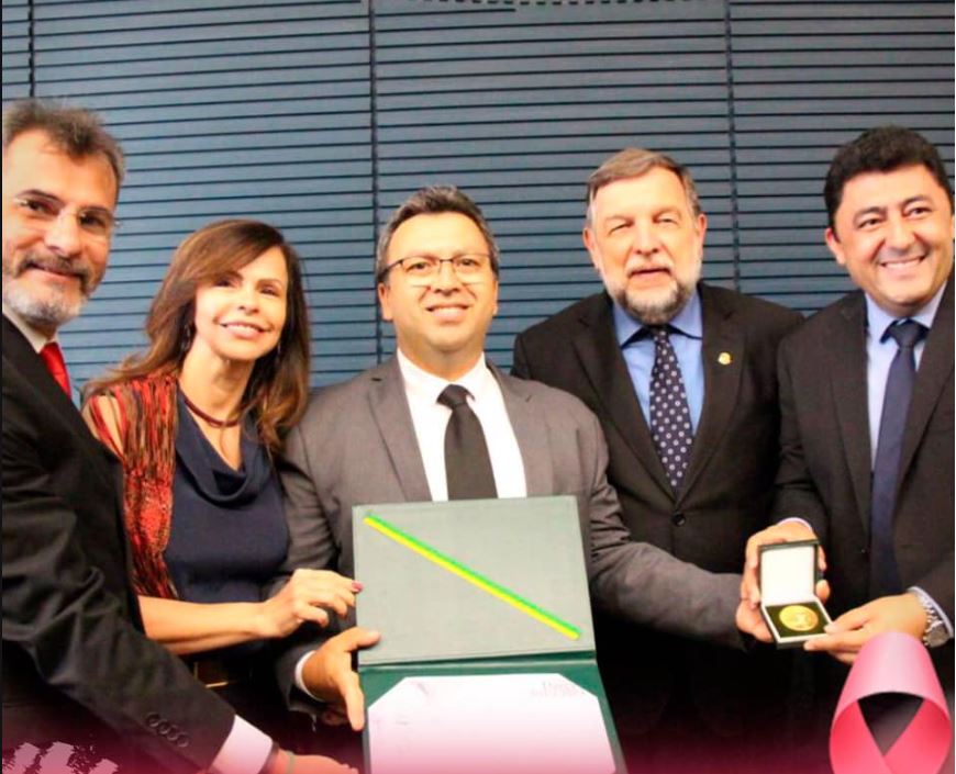 Secretário de Educação de Alto Santo Aléssio Costa é agraciado com o Prêmio Darcy Ribeiro de Educação 2019