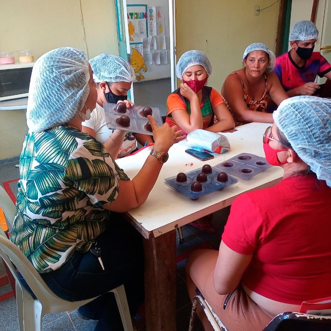 Secretaria de Assistência Social de Morada Nova realiza  oficina de Empreendedorismo: Fabricação  de trufas tradicionais 