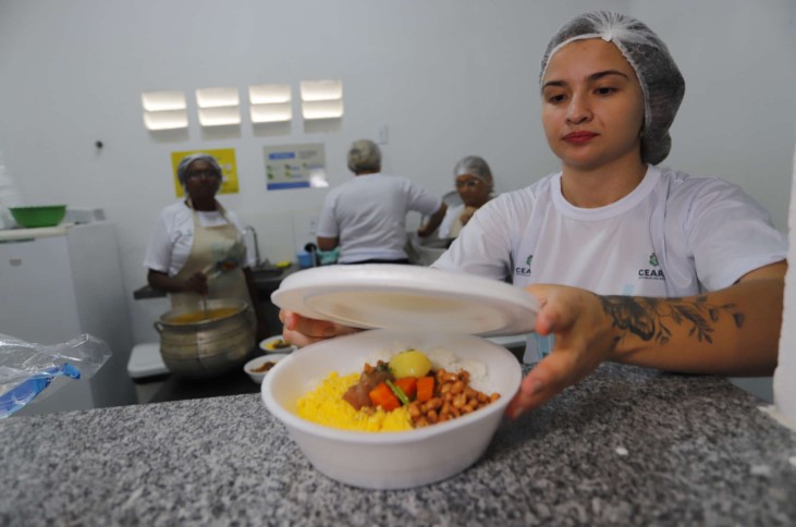 Governo do Ceará vai isentar do pagamento de contas de água as cozinhas do Ceará sem Fome