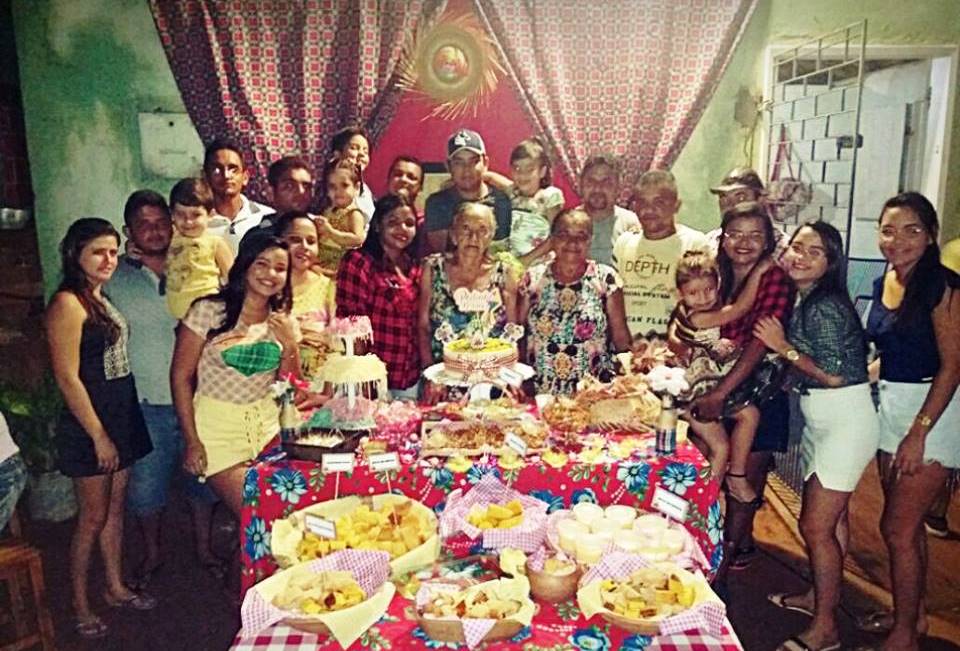 Família Moura realizou noite junina para comemorar 92 anos de sua genitora
