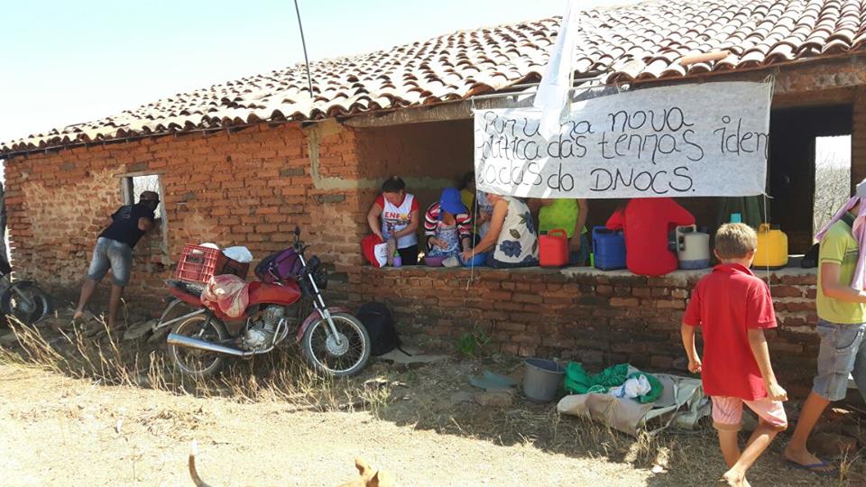 Famílias de Potiretama realizam ocupação em Fazenda no município de Iracema