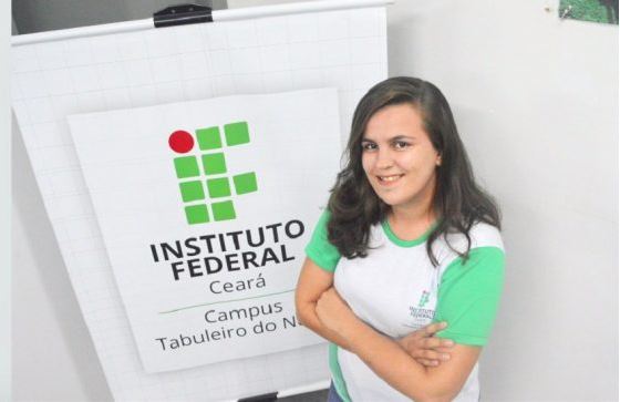 Estudante de São João do Jaguaribe Filha de agricultor, cria robô e se destaca em evento no Rio de Janeiro